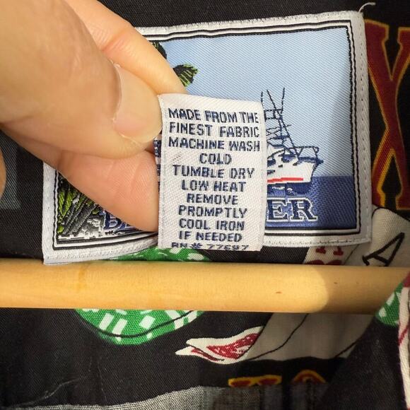 AFTCO Bluewater S/S Button Shirt Men Medium Black Money Poker Dollar AOP Novelty - Picture 5 of 8